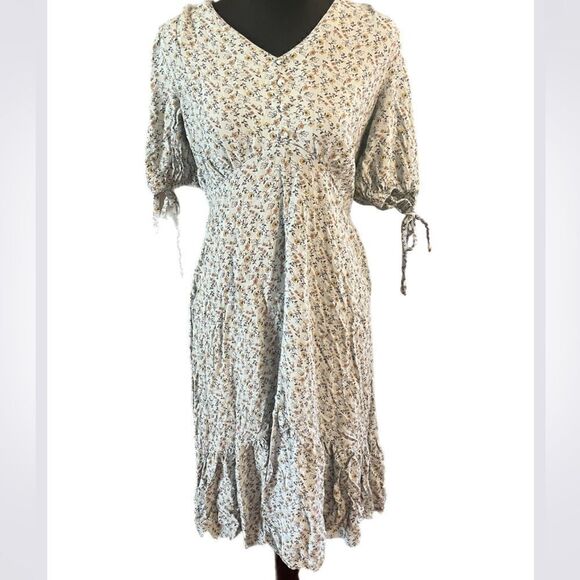 Luxology Dresses & Skirts - LUXOLOGY blue floral dress. Size medium.